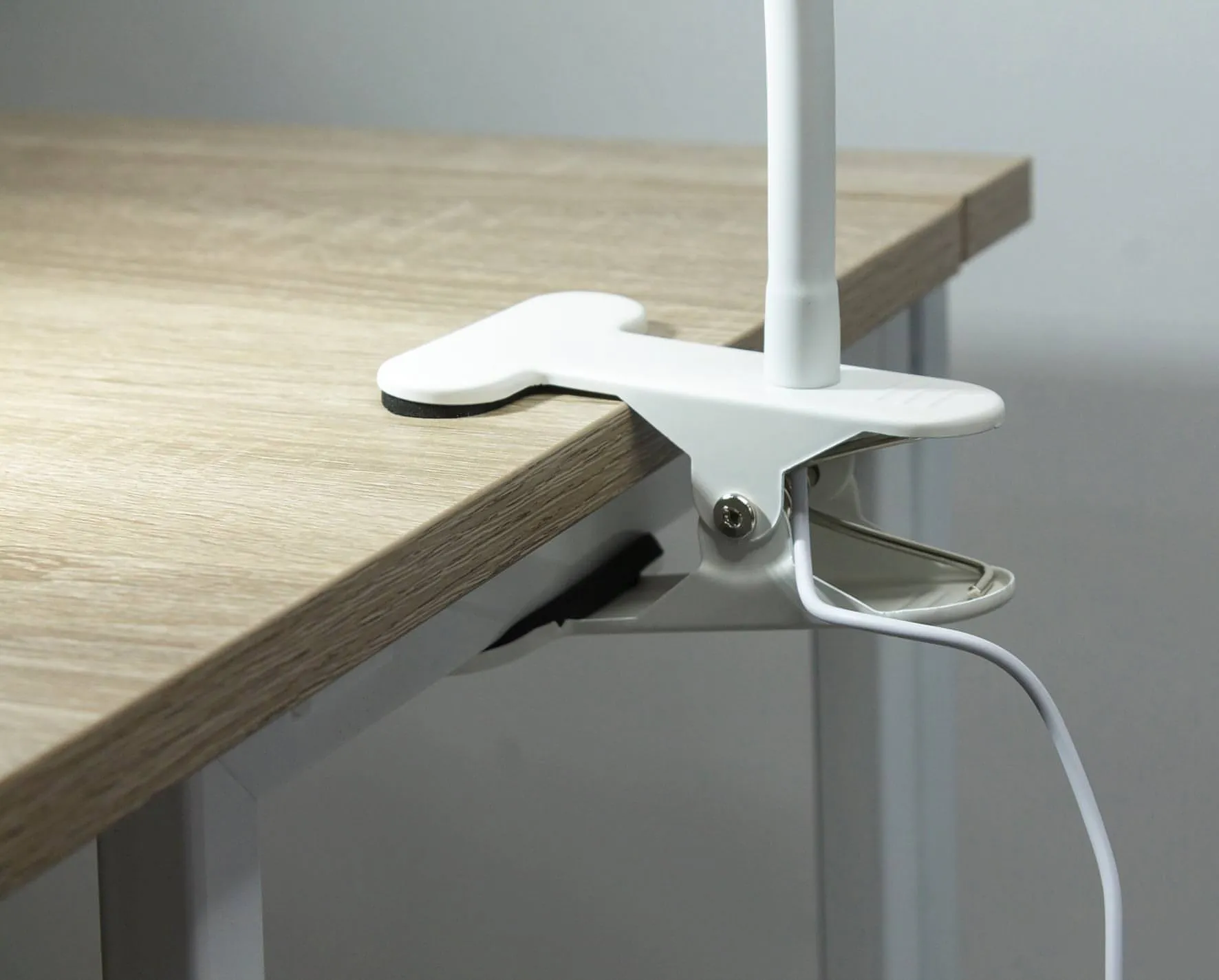 Native Lighting - White Slim Lamp Flex (aluminium gooseneck, desk clamp, USB powered)