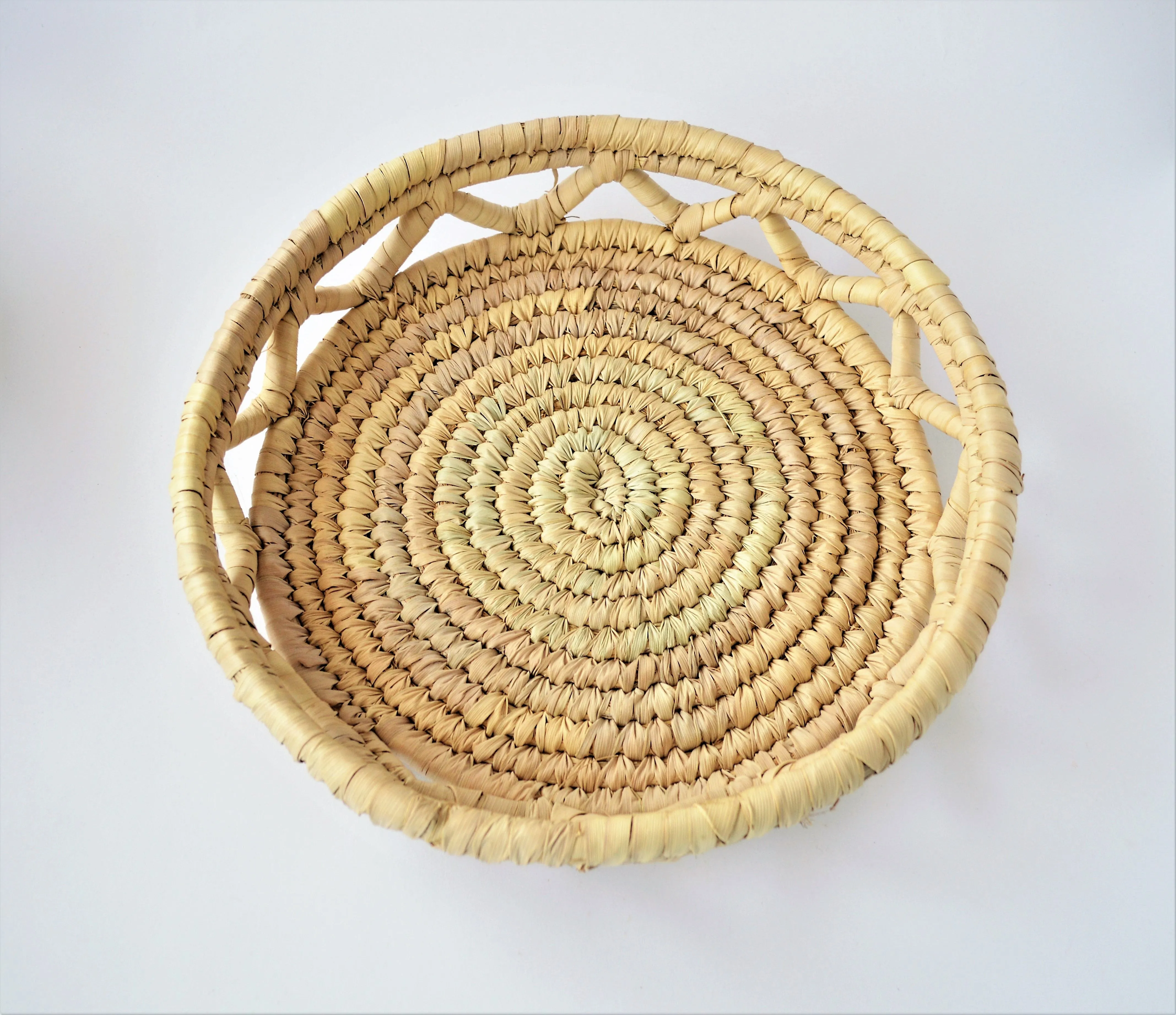 Round decor palm leaves tray